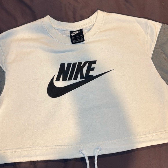Nike Heritage Crop Crew Sweatshirt - Picture 3 of 8